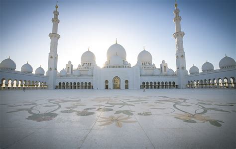La Grande Moschea Di Abu Dhabi Per Il Sheikh Zayed Bin Sultan Al Nahyan