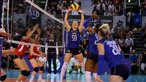 Volley Ball Golden League Sur La Route Des Jo 2024 Léquipe De