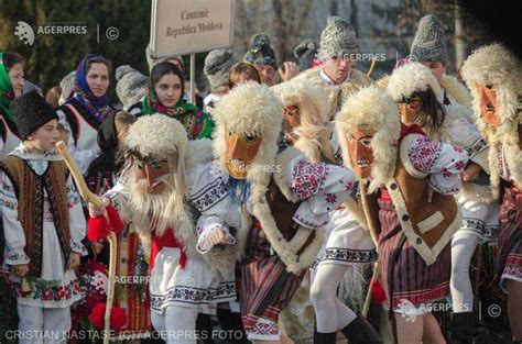 Documentar Tradiţii şi Obiceiuri De Anul Nou La Români