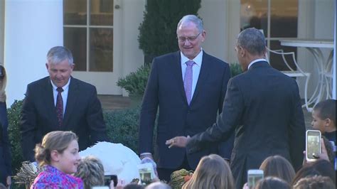 photos president obama s final turkey pardoning at white house abc11 raleigh durham