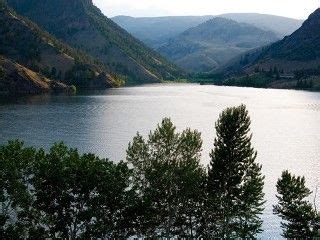 Overlooking fall river, take your pick from 10 unique cabins with fireplaces and kitchens, just a few minutes from rocky mountain national park. Salmon Cabin Rental: Rocky Mountain Log Cabin At Scenic ...