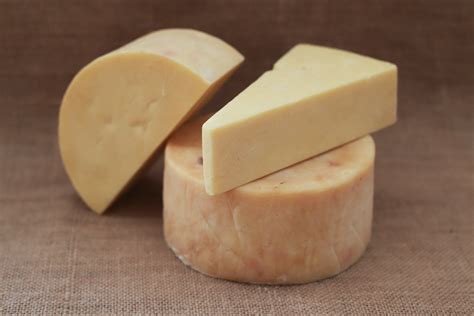 Mature Unpasteurised Cheddar Cheese Keens Cheddar
