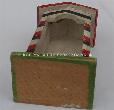 Lineol Figure Of A German Army Sentry And Sentry Box Circa1940s War Toys