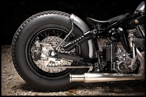 I know it has a 74 inch motor, but i was wondering if anyone can tell me what kind of spark plugs, battery, oil and transmission fluid it takes. 1979 HARLEY DAVIDSON FX SHOVELHEAD /SPEEDKING USA/ BOBBER ...