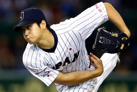 Japanese Phenom Shohei Ohtani Tells Yankees And Red Sox Hell Sign