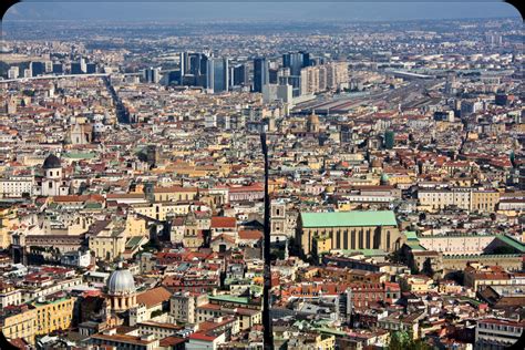 Questo sito si avvale di cookie necessari al funzionamento del sito stesso. Guida Napoli: foto, cartoline e immagini | Tuttocittà