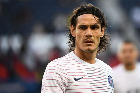 When he used to keep the edinson cavani short hairstyle with the spikes he simply made the fashion style statement in the playground of football tournaments. «Челси» откажется от Кавани из-за дороговизны трансфера ...