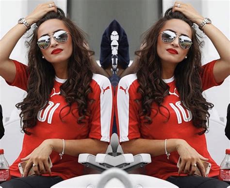 Arsenal V Spurs Wags Sizzling Babes Heat Up North London Derby Daily Star