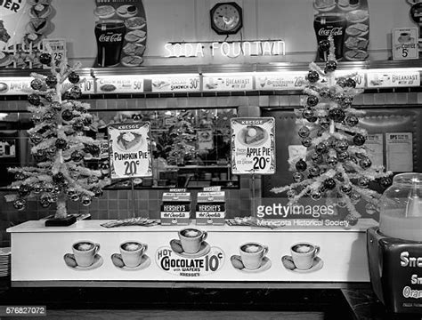 1950s Soda Fountain Photos And Premium High Res Pictures Getty Images
