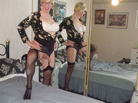 Miss Andi Moorcock A Mature Crossdresser Loves To Expose Herself For