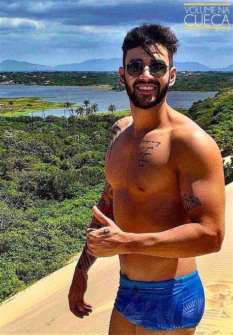 Gusttavo Lima Só De Sunga Volume Na Cueca