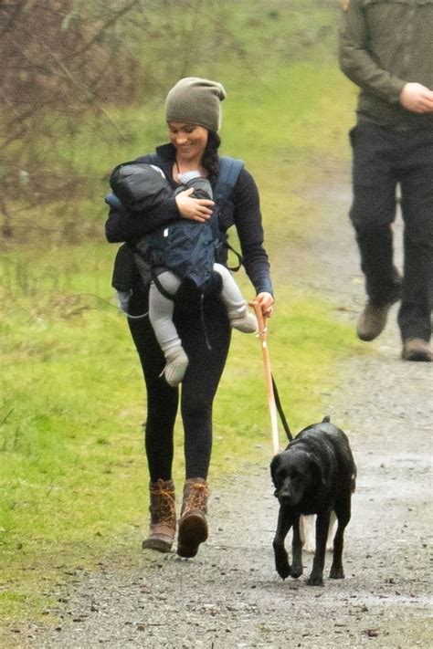 Meghan markle ретвитнул(а) 9news australia. MEGHAN MARKLE Out at a Park in Victoria, Canada 01/20/2020 - HawtCelebs