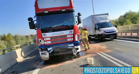 Zderzenie Dwóch Ciężarówek Na Obwodnicy Opola Na Moście Nad Odrą