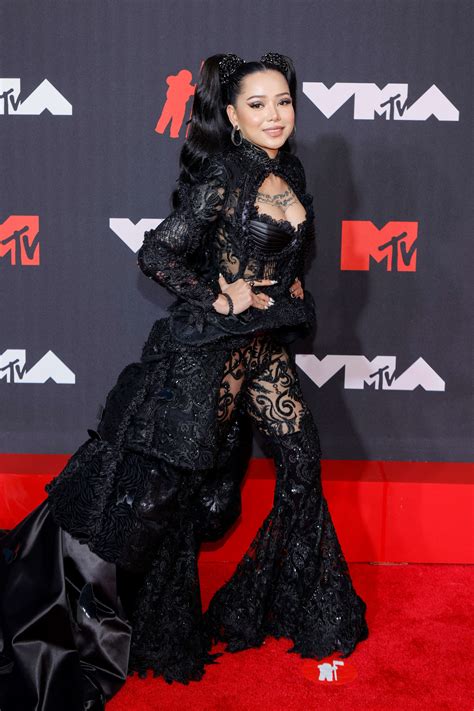 Stars On Parade Check Out These Red Carpet Looks At The 2021 Mtv Vmas