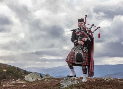 The Munro Bagpiper Bagpipes My Scotland Wedding