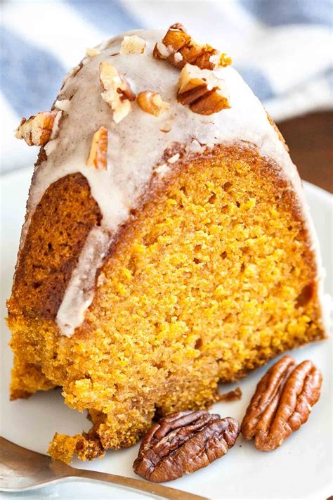Holly holiday bundt cake my thoughts ideas and ramblings. This easy Pumpkin Bundt Cake is topped with a a maple glaze and toasted Pecans! A perfect ...