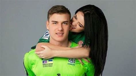 Lifestyle Real Madrid New Real Madrid Goalkeeper Andriy Lunins Photos With His Girlfriend