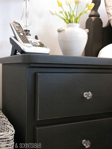 Dark paint colors over sealed surfaces: DIY Chalky Paint Review - Clean and Scentsible