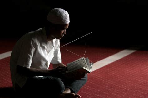 Baca Al Quran Antara Foto