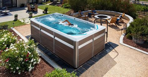 The Endless Pools Fitness System Series Features Customizable Swim Spas
