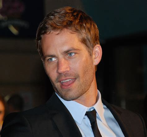Gegen ende hört man die stimme einer polizistin (?) Paul Walker ist tot - Er ist im Alter von 40 Jahren gestorben