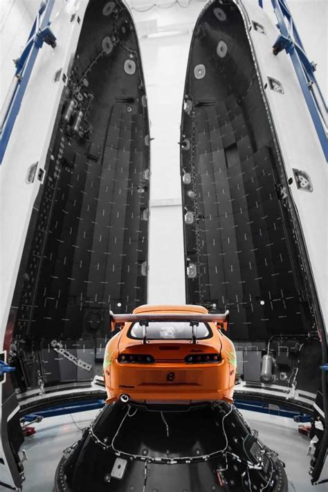 Spacex Has Launched The Most Powerful Falcon Rocket First Time The Car