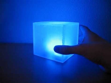 All 8 leds change color randomly, slowly fading between red, green, blue and all the other colors in between. DIY LED Cube - Instructables - YouTube