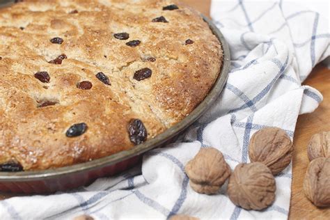 200 g di uvetta nera. Focaccia dolce con noci e uvetta - | The Bluebird Kitchen ...