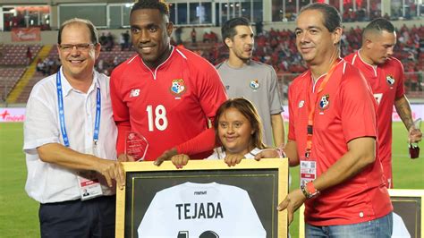 Luis Tejada Se Despidió De La Selección De Panamá En Medio De Gran