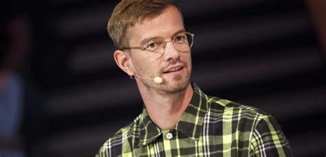 Die zuschauer reagierten gemischt auf die premiere des moderators. „Traumschiff": So denkt Joko über Florian Silbereisen ...