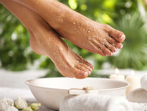 And the best part is that you can use this cheap. 3 Natural DIY Foot Soaks to Easily Remove Dead Skin | Diy ...