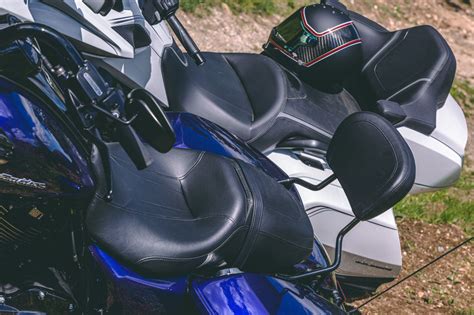Today on jon's moto garage we're doing a head to head comparison of the 2013 honda goldwing f6b vs the 2011 harley. Harley-Davidson Road Glide Special vs. Honda Gold Wing ...