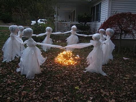 Halloween Decorating Dos And Donts The Lone Girl In A