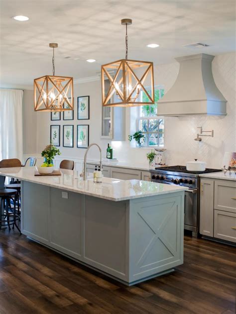 The el sol lighting fixture design is multifunctional making it an optimal choice for illuminating your kitchen island and optimal efficiency. Selecting kitchen island lighting that fits your needs and ...