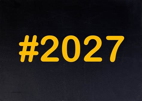 2027 Written On Chalkboard Creative Commons Bilder