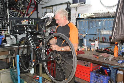 Taller de bicicletas reparación en - Cambrils Salou Alquiler