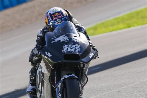 It'll go well, god willing. Adaptasi Pembalap Tech 3 dengan Motor KTM Berjalan Lancar ...
