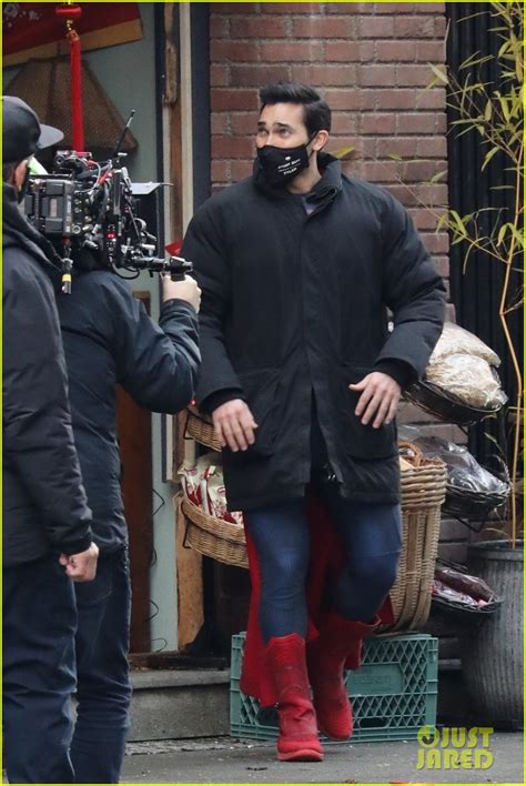 When superman & lois takes flight in 2021, tyler hoechlin's titular hero will have a new look. Tyler Hoechlin Looks Super Buff In New Super Suit On ...