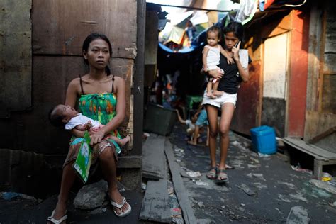 Freche Filipina Macht Einen Auf Hausfrau Telegraph