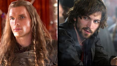 There's a cold open with • daario bent the knee to dany real quick. 'Game of Thrones' Recasts Daario Naharis For Season 4