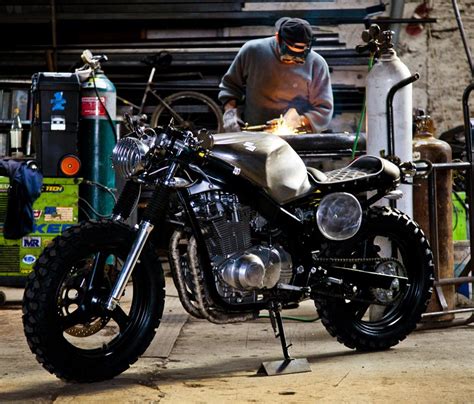 Like the ninja, the gs500 has a lot of the qualities that new riders will appreciate from a 500cc machine: La Penelope II - Herencia Rides GS500 | Corredores de ...