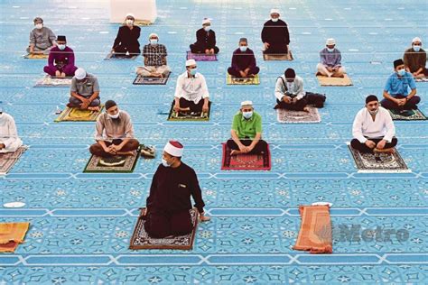 Sesuai dengan syariat islam, seorang mukmin diwajibkan untuk melaksanakan kewajiban. Aktiviti agama selepas solat Subuh, antara Maghrib dan ...