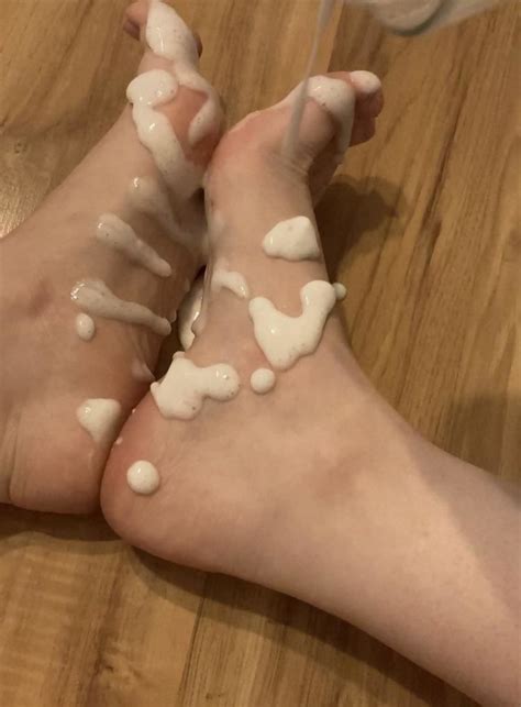 What a mess Hot marshmallow crème dripping on my feet for over a