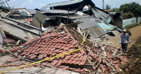 Sejumlah warga di kota bandung termasuk di. 7 Kota di Indonesia yang Terancam Gempa Besar di Masa Depan. Adakah Kamu Tinggal di Sana?