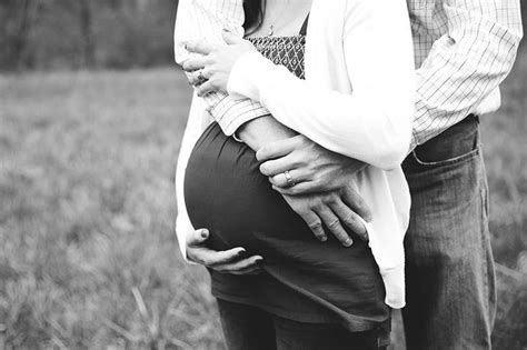 Cute Maternity Pose Maternity Pictures Maternity Poses
