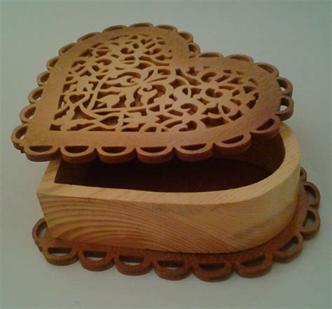 All scroll saw patterns in this category are free to use for personal use and most of them can be used commercially. Scroll Saw Heart Box PDF File Free Download - 3axis.co