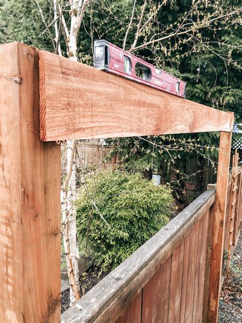 Thus it supplies you with enough privacy. DIY Horizontal Privacy Fence - How to build a horizontal ...
