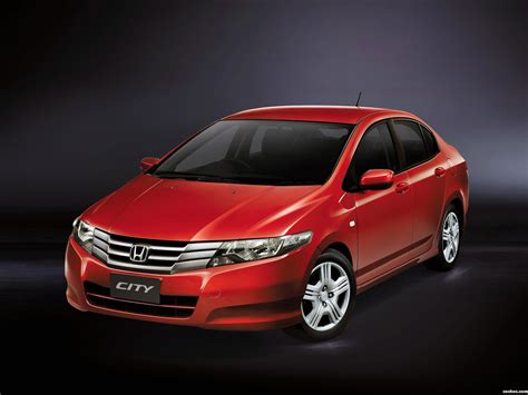 It is available with the manual & automatic transmission. Fotos de Honda City 2008