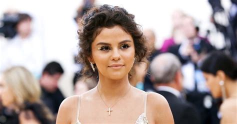 Hear Selena Gomez S New Song Back To You From 13 Reasons Why Selena Beauty Hacks Selena