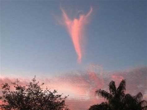 Angel Cloud In Sky Over Florida After The New Pope Was Chose On 3 13 13